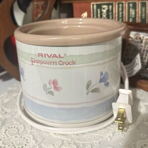 Vintage Rival Potpourri Crock – Spring Flowers – New in Box (NIB)